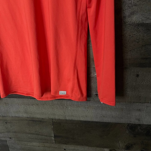 SOLD Patagonia Silkweight Crew Top Small - Picture 2 of 4